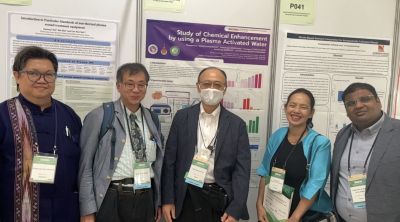 ดร. เพ็ญพิชชา วนจันทรรักษ์ เข้าร่วมการนำเสนอผลงานวิจัยในรูปแบบ Poster presentation ในหัวข้อเรื่อง  Study of chemical enhancement by using a plasma activated water